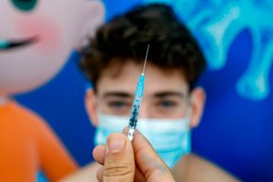 Danske forskere er opløftede over tal fra Israel, der viser, at vaccinerede ældre over 60 år blev markant mindre inficerede og syge af coronavirus sammenlignet med en kontrolgruppe. 