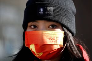 Til februar kommer Vinter-OL til Beijing, og igen hænger covid-19 tungt over forberedelserne. De kinesiske myndigheder mener dog at have situationen under kontrol.