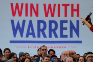 Senator Elizabeth Warren har trukket sit kandidatur i Demokraternes primærvalg. Hun er blevet kritiseret både fra højre og venstre.
