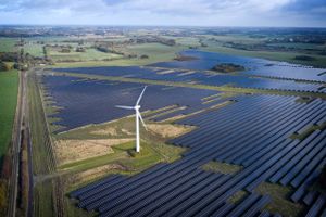 Projektet til 60 mia. kr. i Ringkøbing-Skjern Kommune vil blive en af verdens største energiparker, når den står klar inden 2030. Der er tale om et af Danmarks største brintanlæg og knap en fordobling af Danmarks nuværende mængde af vedvarende energi.