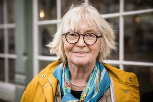 80 år: Kirsten Jacobsen opsagde i år 2000 sit journalistjob på Ekstra Bladet for at skrive bøger på fuld tid. Hun skabte sig en platform som forfatter til biografier om kendte kunstnere, politikere og erhvervsledere, og i alle årene har hun nydt den frihed, der ligger i at være sin egen arbejdsgiver.