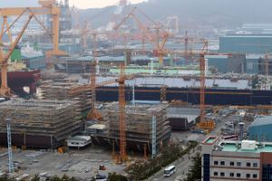 DSME-skibsværftet i Sydkorea - værftet har været i økonomiske vanskeligheder og forsøgt sig med en fusion med et andet sydkoreansk væft, men EU er imod. Foto: Kim Dong-Min/Yonhap