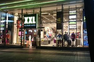 I første omgang lancerer XXL kun nethandel i Danmark. Men det er muligt, at store varehuse kan følge efter, siger adm. direktør Fredrik Steenbuch.