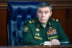 Den meget kritiserede generalstabschef Valerij Gerasimov er overraskende blevet rehabiliteret og sat i spidsen for Ruslands krig i Ukraine. Beslutningen afspejler en af præsident Vladimir Putins afgørende politiske prioriteter.