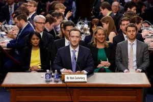 Mark Zuckerberg under høringen i Den amerikanske Kongres. Foto: AP/Alex Brandon