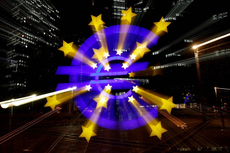 Seddelpressen roterer i heftigt tempo for at finansiere ECB's opkøb af stats- og erhvervsobligationer. Den Europæiske Centralbank (ECB) køber månedligt for 90 mia. euro. Foto: Reuters/Kai Pfaffenbach