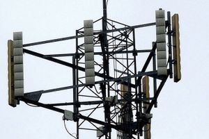 3 og Telenor mener, at myndighederne giver TDC en urimelig fordel, når salget af nye 5G-licenser løber af stablen i marts.