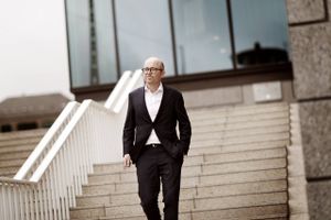 Danmarks største pengetank har placeret omtrent 40 pct. af sin hårdt ramte investeringsportefølje i de såkaldte alternativer. Dem bestemmer man i store træk selv værdien på, og det har ifølge eksperter reddet selskabets reserver i år.