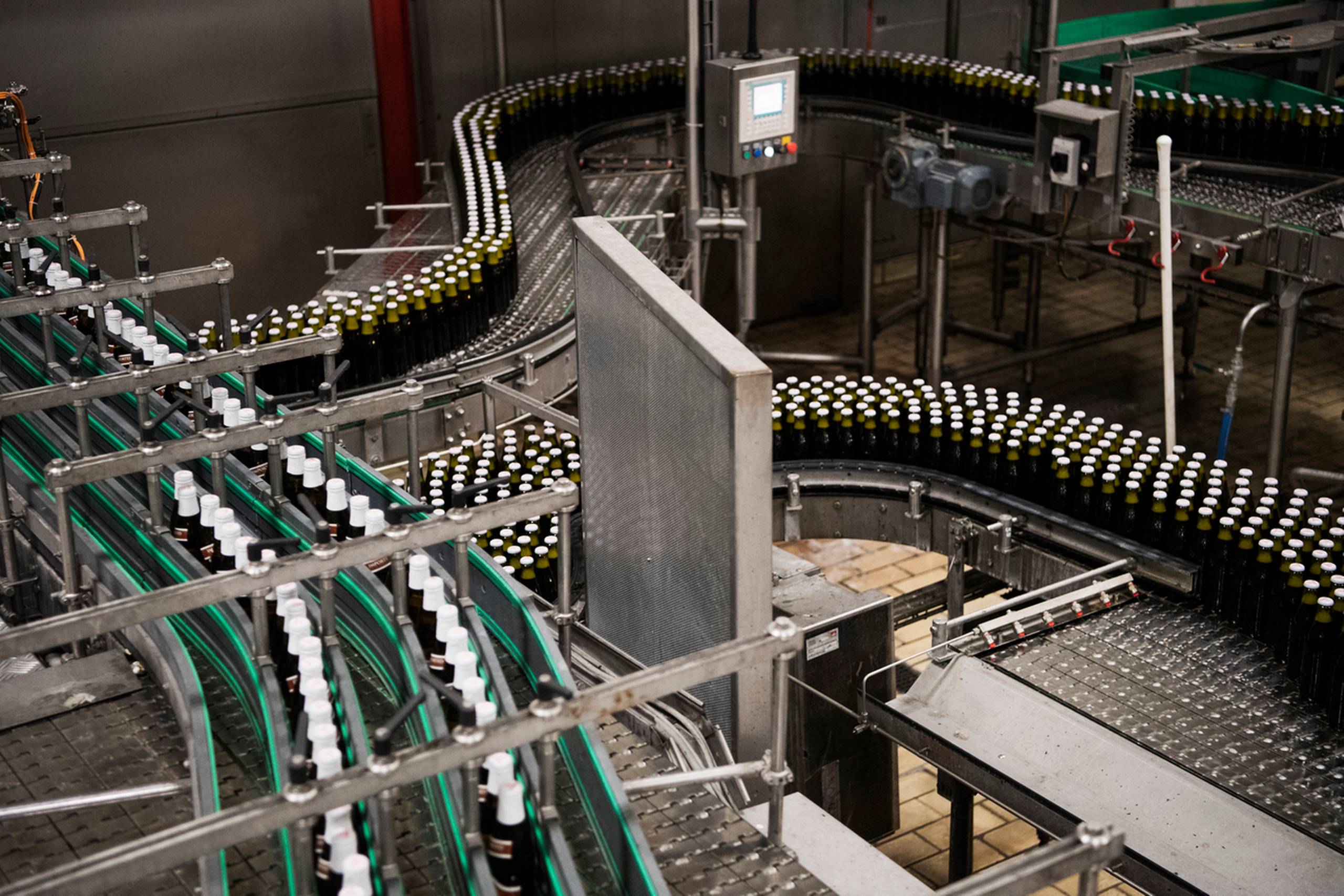 Royal Unibrew har fortalt sine kunder, at de nok må leve med svingende leverancer helt frem til september. Bryggeriet kan ikke følge med efterspørgslen efter genåbningen af Danmark i maj. Foto. Gregers Thoco. 
  