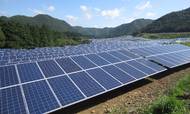 Den japanske regering besluttede i kølvandet på atomkatastrofen i Fukushima at satse på solcelleenergi. Her ses en af de solcelleparker, som Industriens Pension var med til at etablere i kølvandet på atomkatastrofen i Fukushima. Foto: Equis