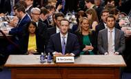 For to år siden var Facebook-stifter Mark Zuckerberg til høring i Kongressen. Onsdag skal han det igen - dog digitalt - sammen med topcheferne for Amazon, Google og Apple. Foto: AP/Alex Brandon