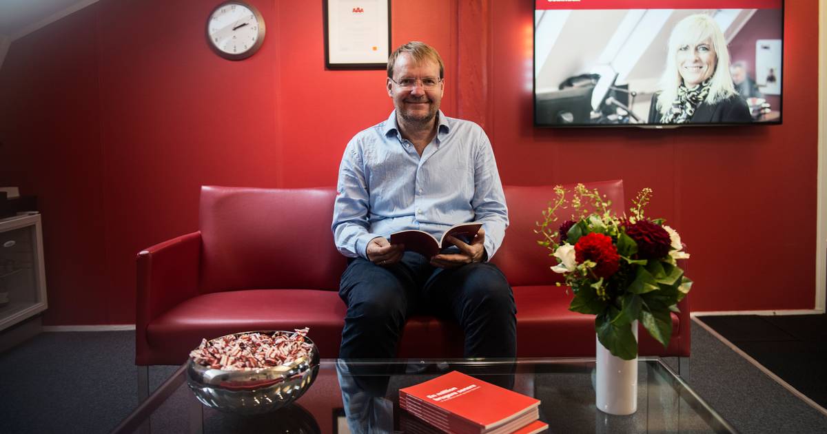 It-milliardær må fyre for kun anden gang på 25 år - Finans