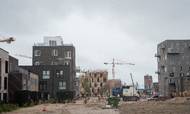 Lige nu er der hektisk byggeaktivitet i den sydlige del af Ørestad, hvor byggekranerne indtil videre rejser deres karakteristiske signatur mod himmelen. Foto: Henrik Malmgreen