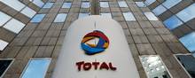 Fransk Total er blandt verdens største energiselskaber. I 2017 købte Total Mærsk Oil for ca. 47 mia. kr. Med i handlen fulgte en unik skatteaftale fra 2003. Foto: AP Photo/Jacques Brinon.