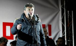 State-controlled Russian media unleashed a fusillade of falsehoods after the 2015 assassination of Russian opposition leader Boris Nemtsov, shown speaking during a rally on Pushkinskaya square in Moscow on March 5, 2012. Foto: Alexander Zemlianichenko Jr./Bloomberg