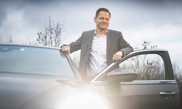 Semler Gruppen har mere end 100 års erfaring inden for salg af biler, så adm. direktør Ulrik Drejsigs største opgave er at få medarbejderne med på den digitale omstilling. Foto: Joachim Ladefoged