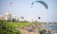 Limas kyst, Costa Verde, er blevet forskønnet med promenade og grøn beplantning. Foto: Getty Images