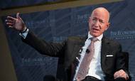 Amazon-stifter Jeff Bezos er én af de personer, der måtte se formuen falde markant onsdag. Foto: AP Photo/Cliff Owen