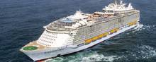 Et stort krydstogtskib som "Symphony of the Seas" bruger dagligt omkring 250 tons fuelolie. Foto: Royal Caribbean Cruises
