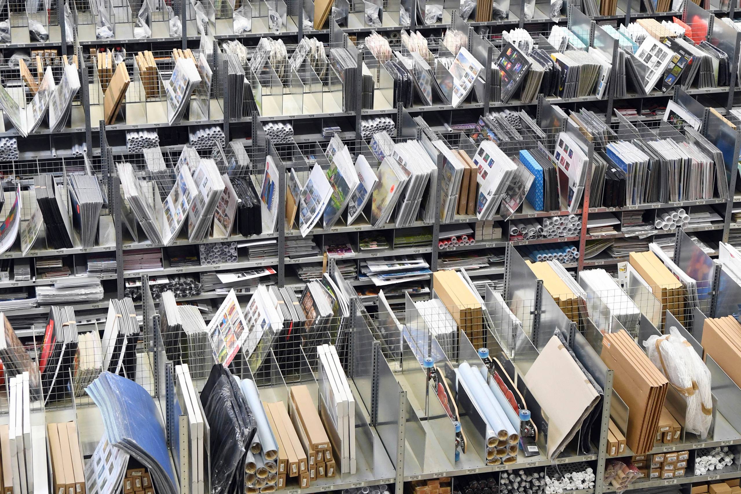 Amazons logistikcenter i Pforzheim nær Stuttgart er et eksempel på den eksplosive vækst i den globale e-handel. Foto: AP/Uli Deck