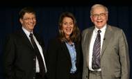 Warren Buffet (th) har i løbet af årene doneret mange milliarder i ægteparret Bill og Melinda Gates' velgørenhedsfond,The Bill & Melinda Gates Foundation. Foto: AP/Seth Wenig