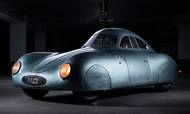 Forud for auktionen var forventningen, at den sølvfarvede bil kunne sælges for ca. 20 mio. dollars.  Foto: Sotheby's