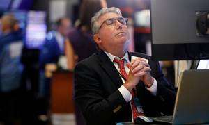 Investorerne ånder lettet op, efter at der igen er faldet ro på rentemarkederne over hele verden. Arkivfoto: AP/Richard Drew