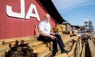 Købmand Jørgen Andersen står i spidsen for familieselskabet, som driver flere byggemarkeder på Sjælland og et Meny-supermarked i hjembyen Måløv. Foto: Stine Bidstrup