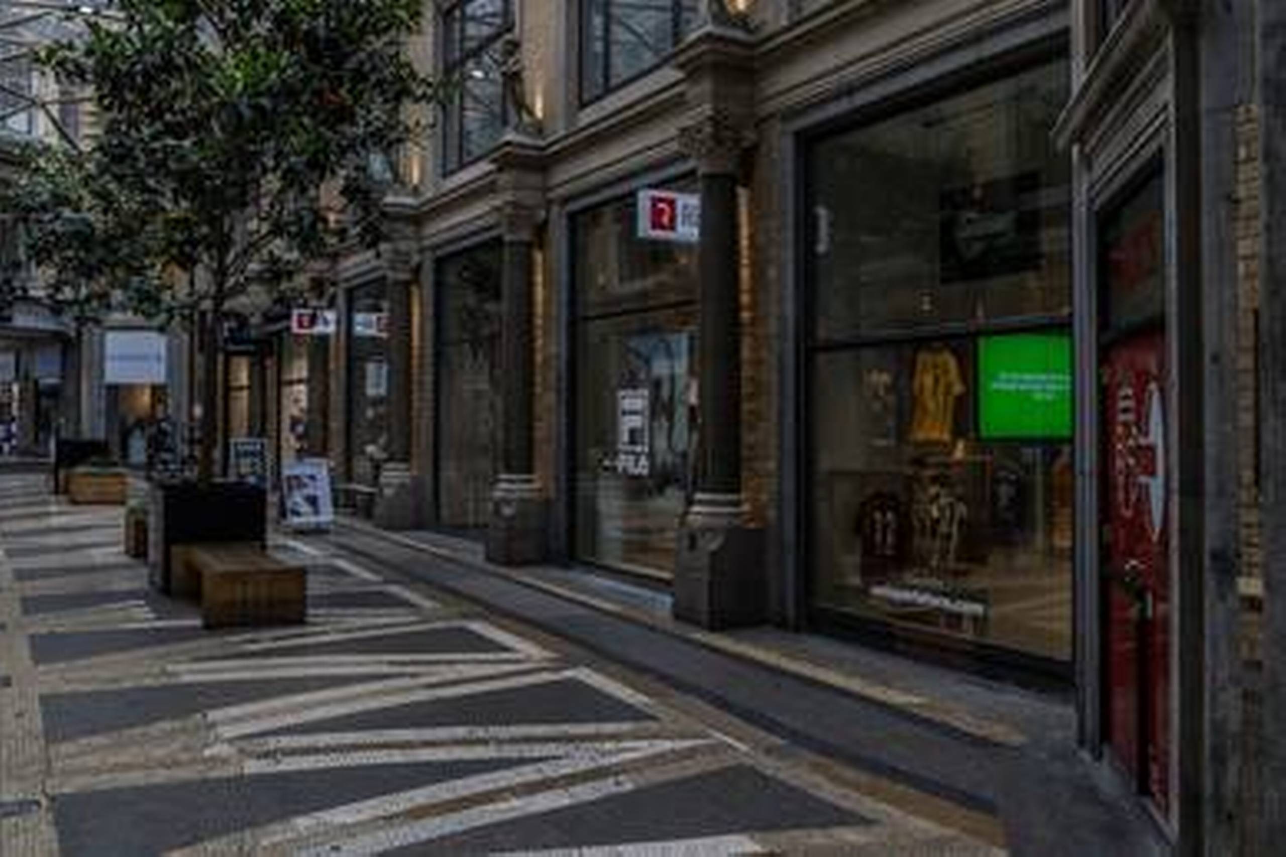 Jorcks Passage i København blev opført fra 1893 til 1895. Indtil 1910 havde telefoncentralen KTAS til huse der, mens Danmarks Radio rykkede ind i 1920'erne. I dag er erhvervsejendommen stadig ejet af Jorcks Ejendomsselskab. Foto: Aleksander Klug