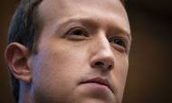 Mark Zuckerberg lancerede i oktober det nye navn og metavers-konceptet med piber og trommer, som fremtiden for Meta/Facebook. Nu halter den eksisterende forretning til gengæld, og det blev straffet med en historisk nedtur på aktiemarkedet. Foto: Bloomberg/Al Drago