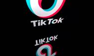 Den populære app Tiktok rummer millioner af korte videoer, typisk med musik eller dans, som brugerne selv uploader. Den har nu 100 mio. brugere i USA, men blev så ramt af stridighederne mellem USA og Kina. Foto: Lionel Bonaventure/AFP/Ritzau Scanpix