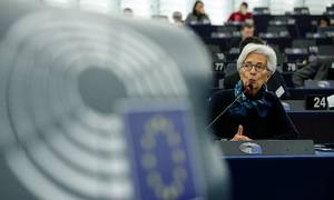 Christine Lagarde står i spidsen for ECB og skal forsøge at neddæmme frygten for en ny gældskrise i Sydeuropa. Foto: AP/Jean-François Badias