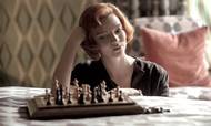 Den opdigtede figur Beth Harmon, og serien "Dronninggambit" fra Netflix, har øget interessen for skak. Foto: Phil Bray/Netflix