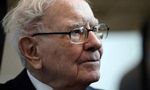 Ifølge erhvervsmediet Forbes er Warren Buffetts formue nok til at placere ham som nummer fem på listen over verdens rigeste personer. Foto: AP Photo/Mary Altaffer.