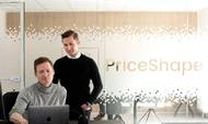 Frederik Christiansen (til venstre) er adm. dir. og Kasper Strand er teknisk direktør. De er begge 28 år og står bag tech-selskabet PriceShape, der har kunder i online- og detailhandlen. Foto: Marie Ravn