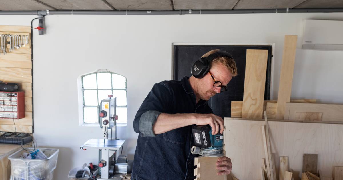 Fra bank til brætspil Nu står Jesper Bülow med og savsmuld i