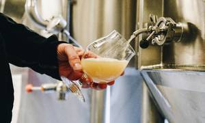 Flere små og mellemstore bryggerier risikerer at blive ramt af efterveerne fra coronatvangslukningerne og de fortsatte restriktioner på restauranter og hoteller. Foto: Herslev Bryghus/PR