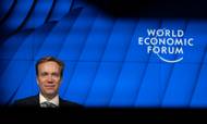 »For os har det altid været et adelsmærke, at parter, der kan have svært ved at tale med hinanden til hverdag, ikke bare kan mødes i Davos, men også høre andre interessenters mening om de anliggender, der skiller dem,« siger Børge Brende, præsident for World Economic Forum. Foto: WEF/Pascal Bitz