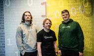 De tre iværksættere bag Kvantify gik i gang 1. marts og vil som de første i Danmark udvikle software beregnet til kvantecomputere. De er en del af en i dag meget lille branche, som der er store forventninger til de kommende år, i takt med at kvantecomputere bliver mere udbredt. Foto: Helle Arensbak