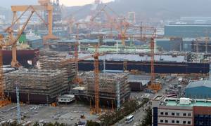 DSME-skibsværftet i Sydkorea - værftet har været i økonomiske vanskeligheder og forsøgt sig med en fusion med et andet sydkoreansk væft, men EU er imod. Foto: Kim Dong-Min/Yonhap