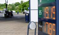 Skatterådet venter, at den gennemsnitlige benzinpris i 2022 vil lande på 15,77 kr. Sidst literprisen var i det leje, var den 13. april. Til gengæld satte prisen historisk rekord den 4. juni med 19,59 kr. Foto: Bo Amstrup / Ritzau Scanpix/Ritzau Scanpix