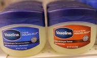 Vaseline er et varemærke i Unilever-koncernen, og som det fremgår af produktet til venstre, består det af 100 pct. hvid petrolatum. Foto: Reuters/Andrew Kelly