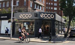 Ecco har et netværk af 2.180 egne skobutikker rundt om i verden, som her på Kings Road i London-bydelen Chelsea. Foto: Jesper Olesen