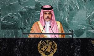 Saudi-Arabiens udenrigsminister Faisal bin Farhan under sin tale ved FN's generalforsamling i New York. Foto: REUTERS/Eduardo Munoz