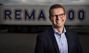 ”Vi har en drøm om at blive kendt som det mest værdidrevne selskab. Det vil sige, at vi ikke har voldsomt mange regler i Rema 1000," siger Henrik Burkal, der er topchef i Rema 1000 Danmark. Foto: Brian Karmark/ERH