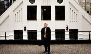 Peter Halvorsen foran Essex hovedkontor i foråret 2009. Foto: Uffe Frandsen