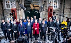 Den nye regering mellem Socialdemokratiet, Venstre og Moderaterne præsenterede torsdag formiddag sit ministerhold.