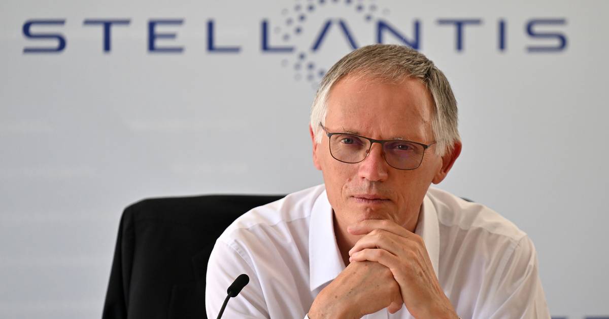 Stellantis cuts outlook as slowdown slams European carmakers