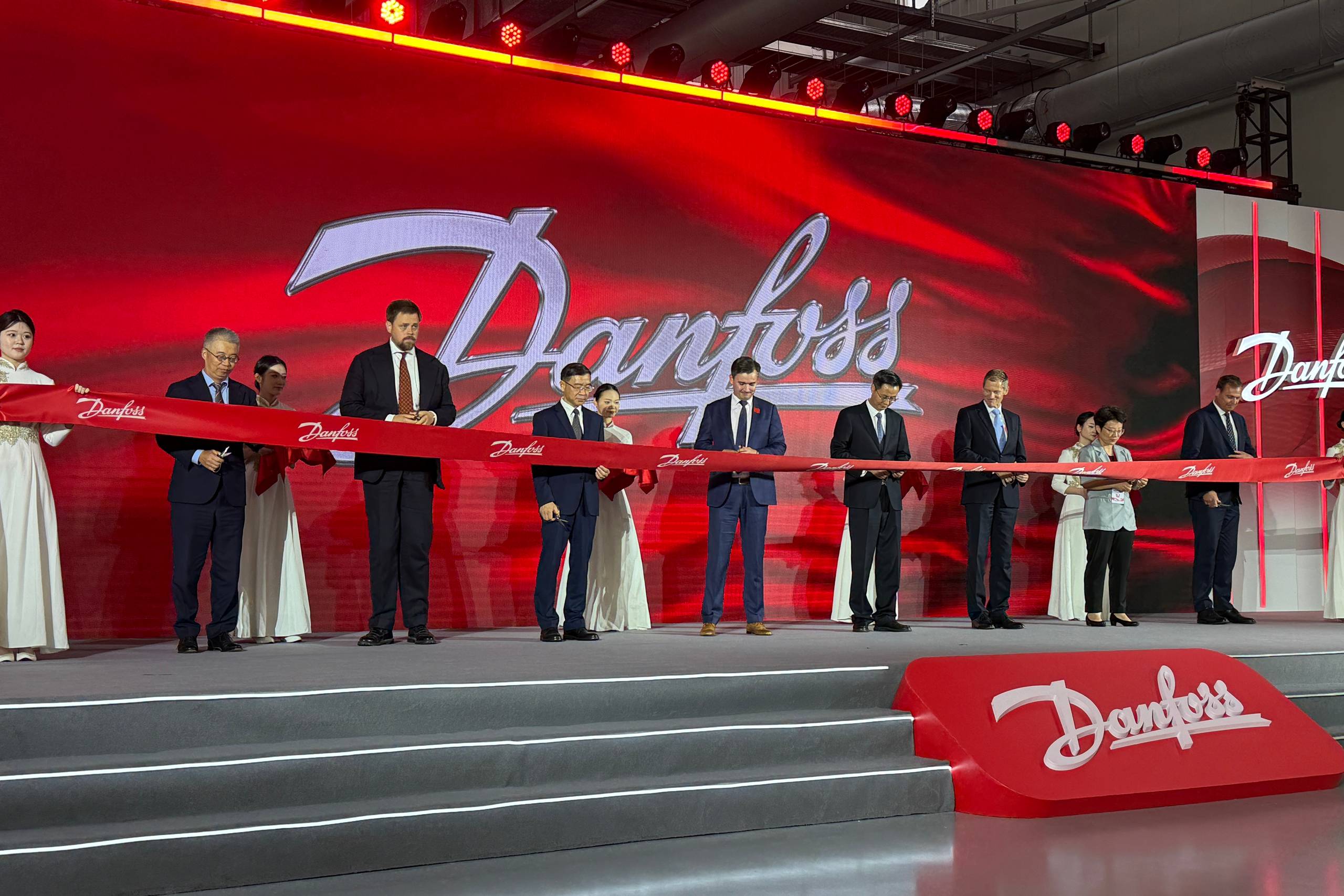 Danfoss har tirsdag indviet et nyt produktionsanlæg på 126.000 kvadratmeter som udvidelse af den danske koncerns aktiviteter i den kinesiske by Haiyan. PR-foto. 