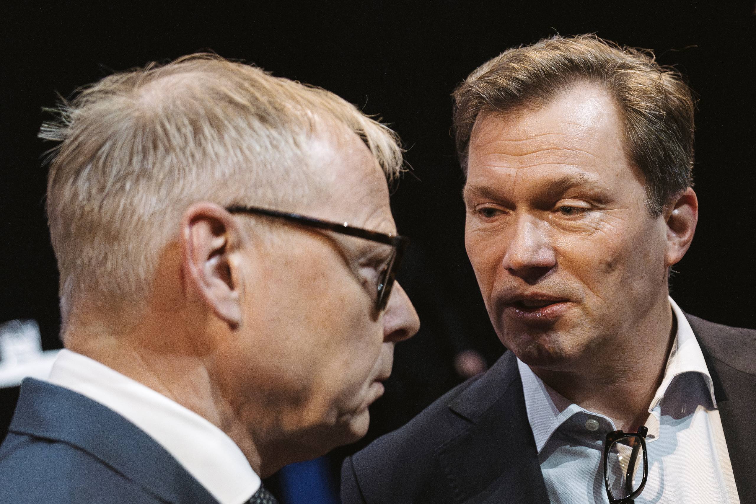 Lars Gert Lose, administrerende direktør for Finans Danmark, sammen med Michael Rasmussen, koncernchef i Nykredit og formand for Finans Danmark. Finans Danmark Årsmøde 2025. Mandag d. 1. december 2025, Skuespilhuset, København. + David Hellemann